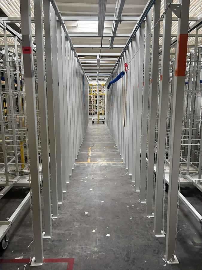 Used Matthys tufing creel with mobile creel carts