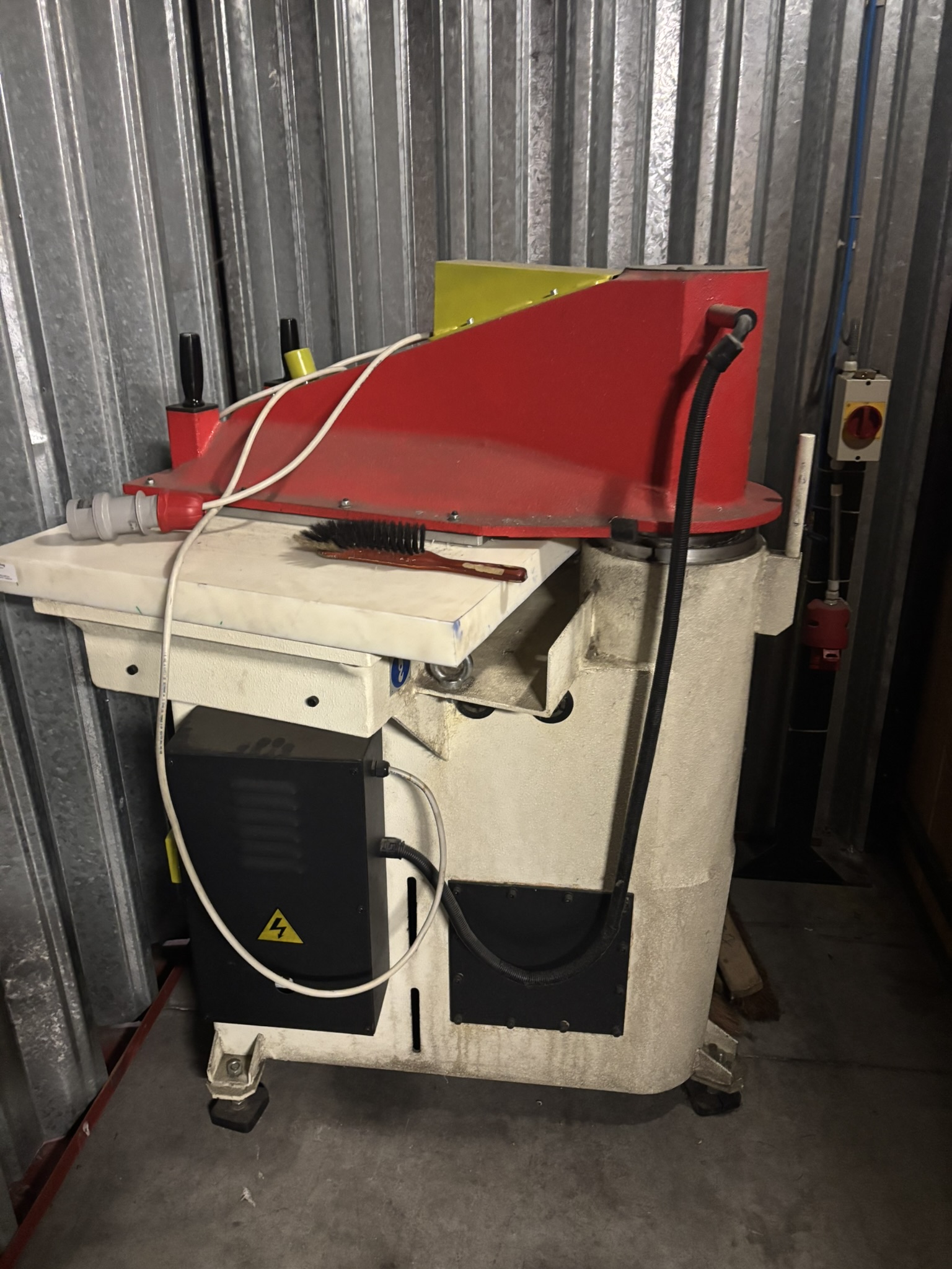 Used Sample press Ares