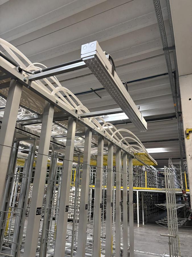 Used Matthys tufing creel with mobile creel carts