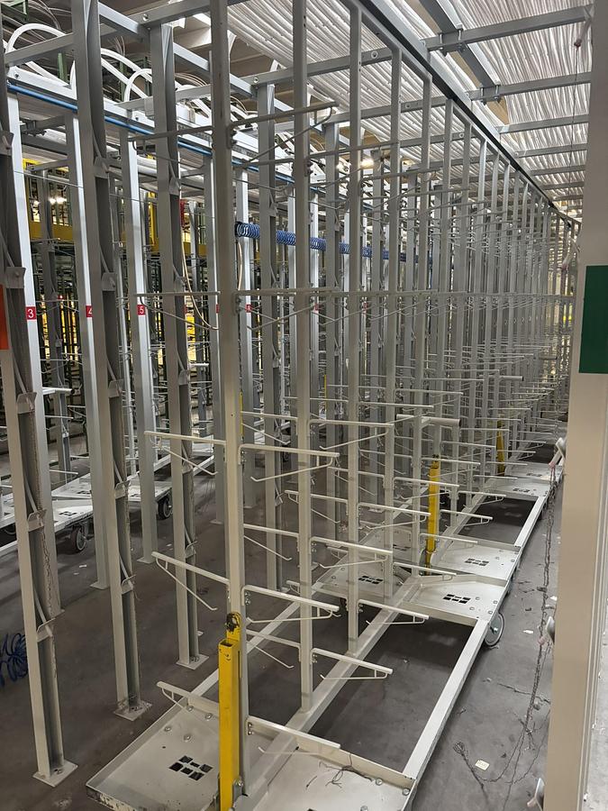 Used Matthys tufing creel with mobile creel carts