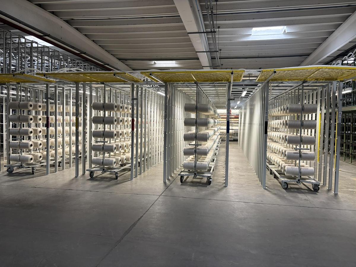 Used Matthys tufing creel with mobile creel carts