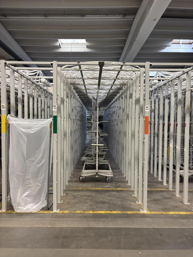 Used Matthys tufing creel with mobile creel carts