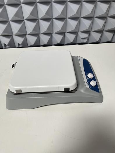 Used VWR 97042-674 10x10 Hot Plate Stirrer 1550W, 120V