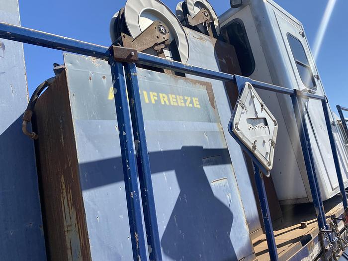 Used 2012 Kenworth Oil and lube service truck