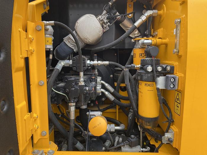 Usato 2018 JCB JS130 LC