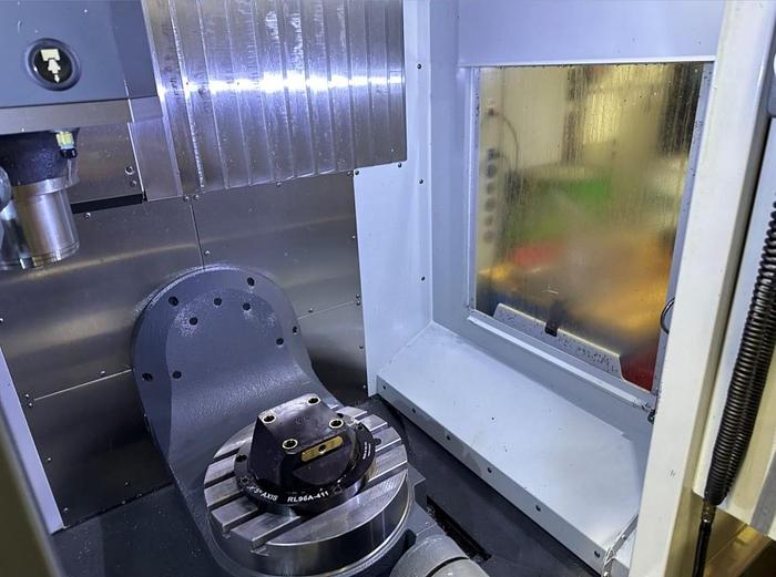 Used 2020 HAAS UMC-500SS 5-Axis 15,000 RPM HSK Spindle CNC Vertical Machining Center