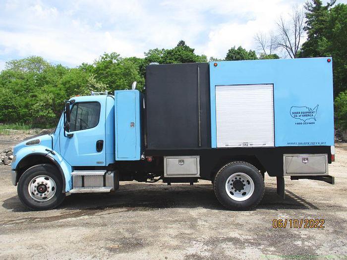 Used 2004 Freightliner M2-106