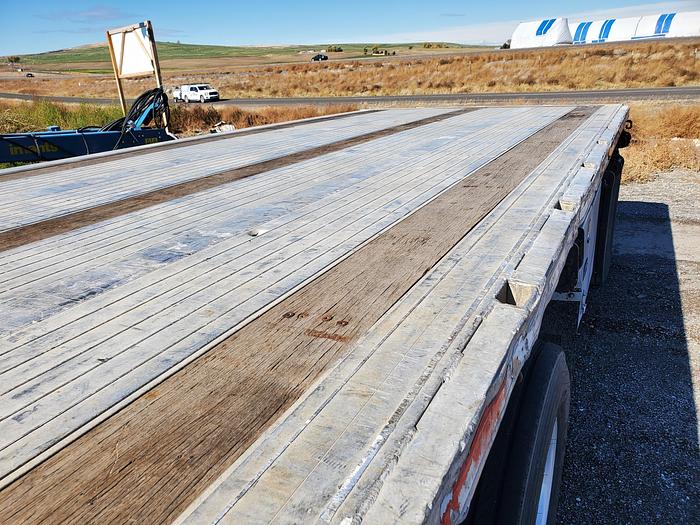 Used 2000 Ravens 48' x 96" Flatbed Trailer