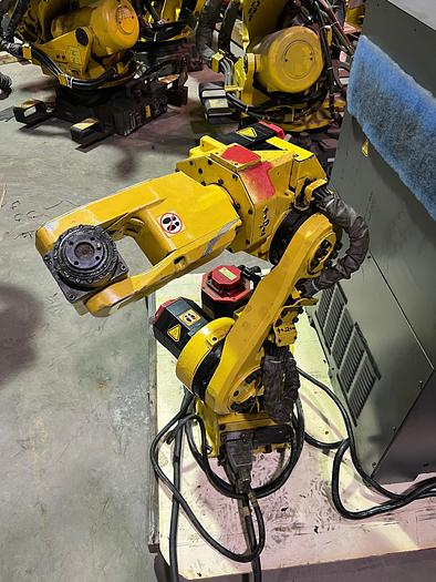 Used FANUC M-6iB/6S ROBOT WITH RJ3iB CONTROLLER, F68651