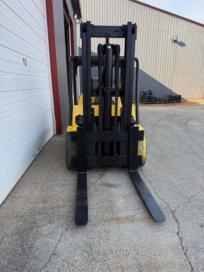 Used HYSTER 15,000LB FORKLIFT