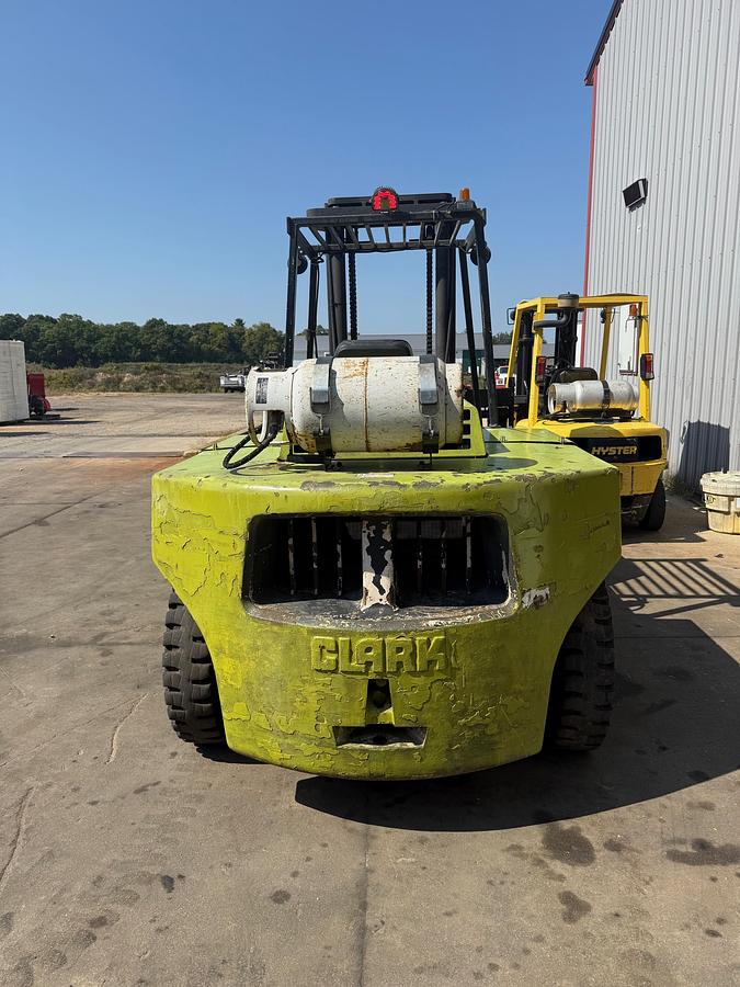 Used CLARK 15,500LB FORKLIFT