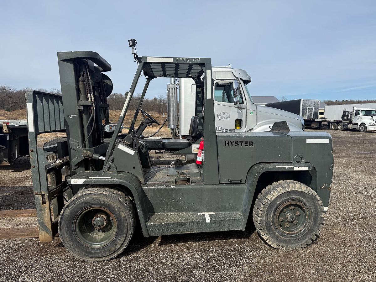 Used HYSTER FORKLIFT 15,500LB CAPACITY