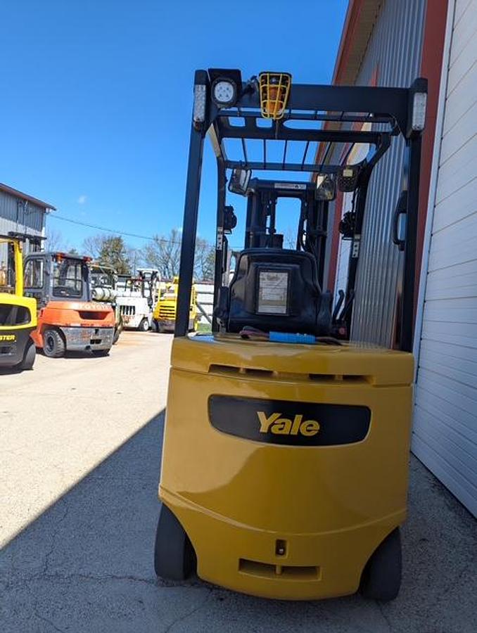 Used YALE 6000LB ELECTRIC FORKLIFT