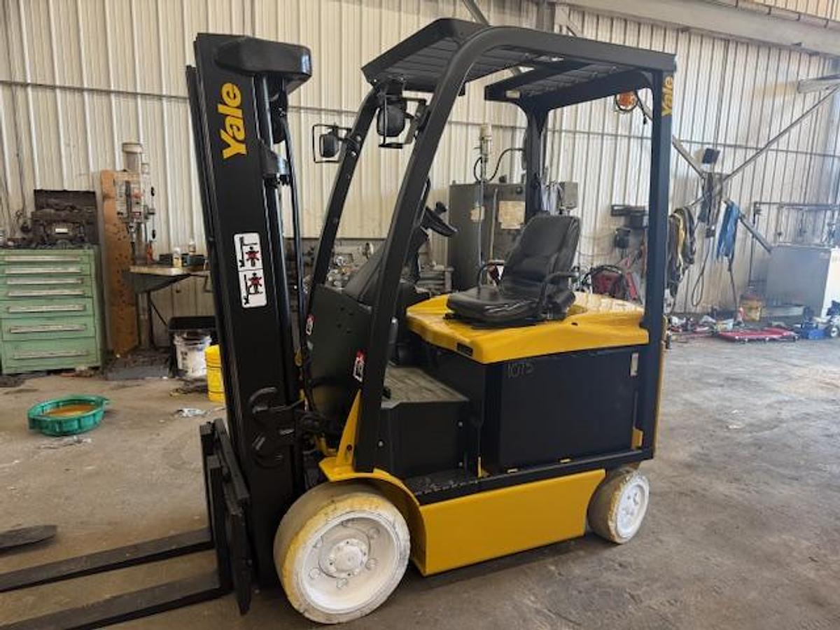 Used YALE 5000LB ELECTRIC FORKLIFT