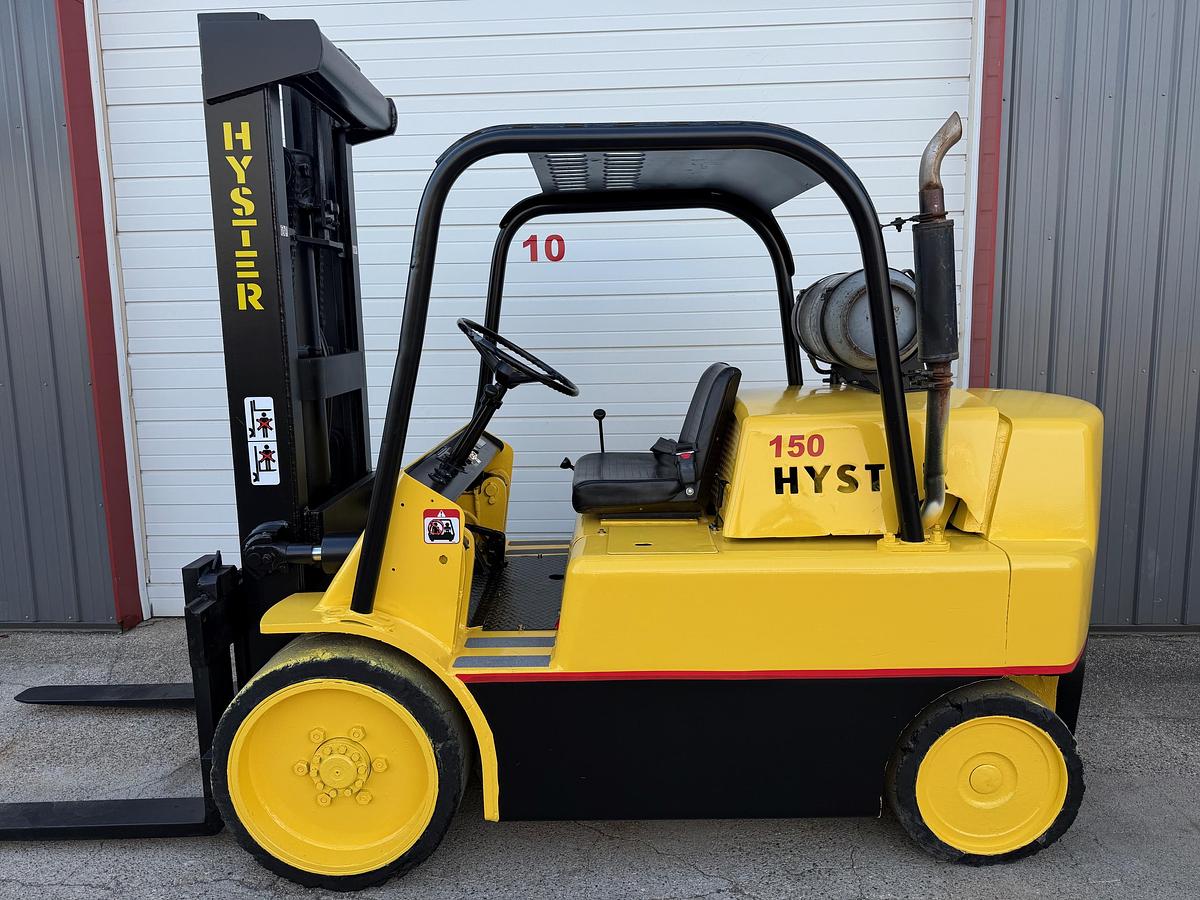 Used HYSTER 15,000LB FORKLIFT