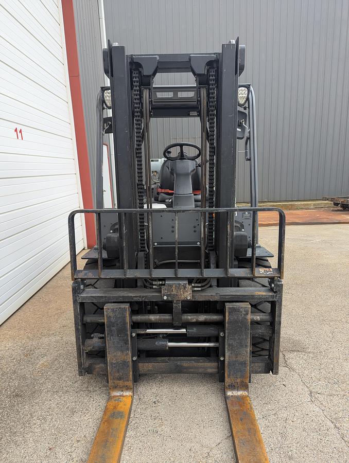 Used CROWN 10,000LB FORKLIFT
