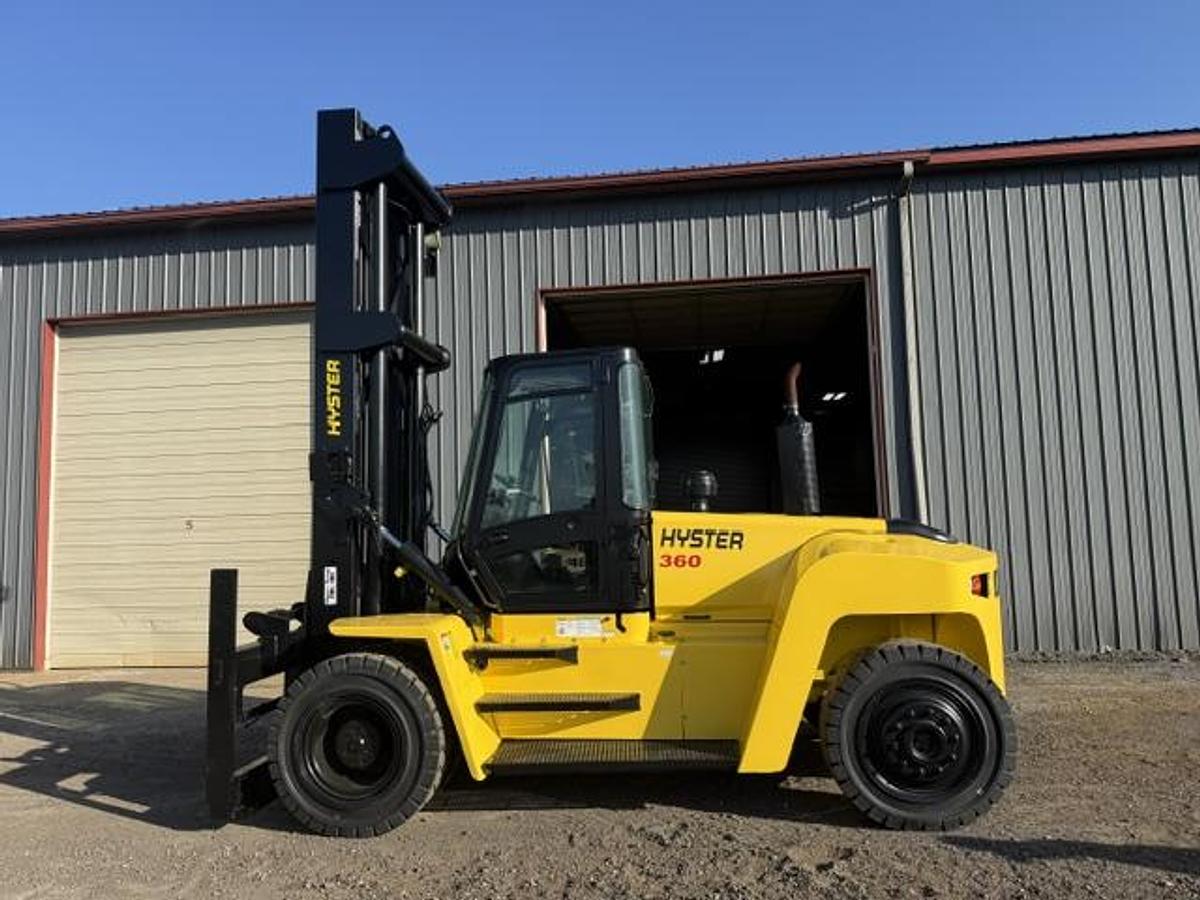 Used HYSTER 36,000LB FORKLIFT H360HD2