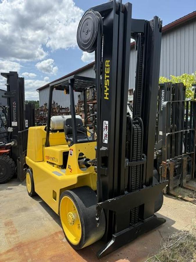 Used HYSTER 15,500LB FORKLIFT