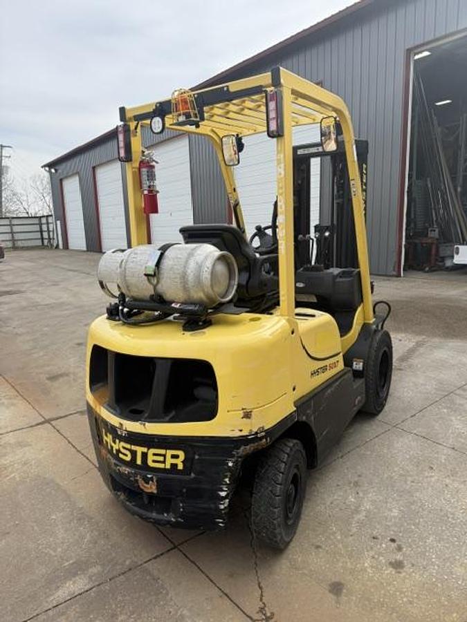 Used HYSTER 5000LB FORKLIFT