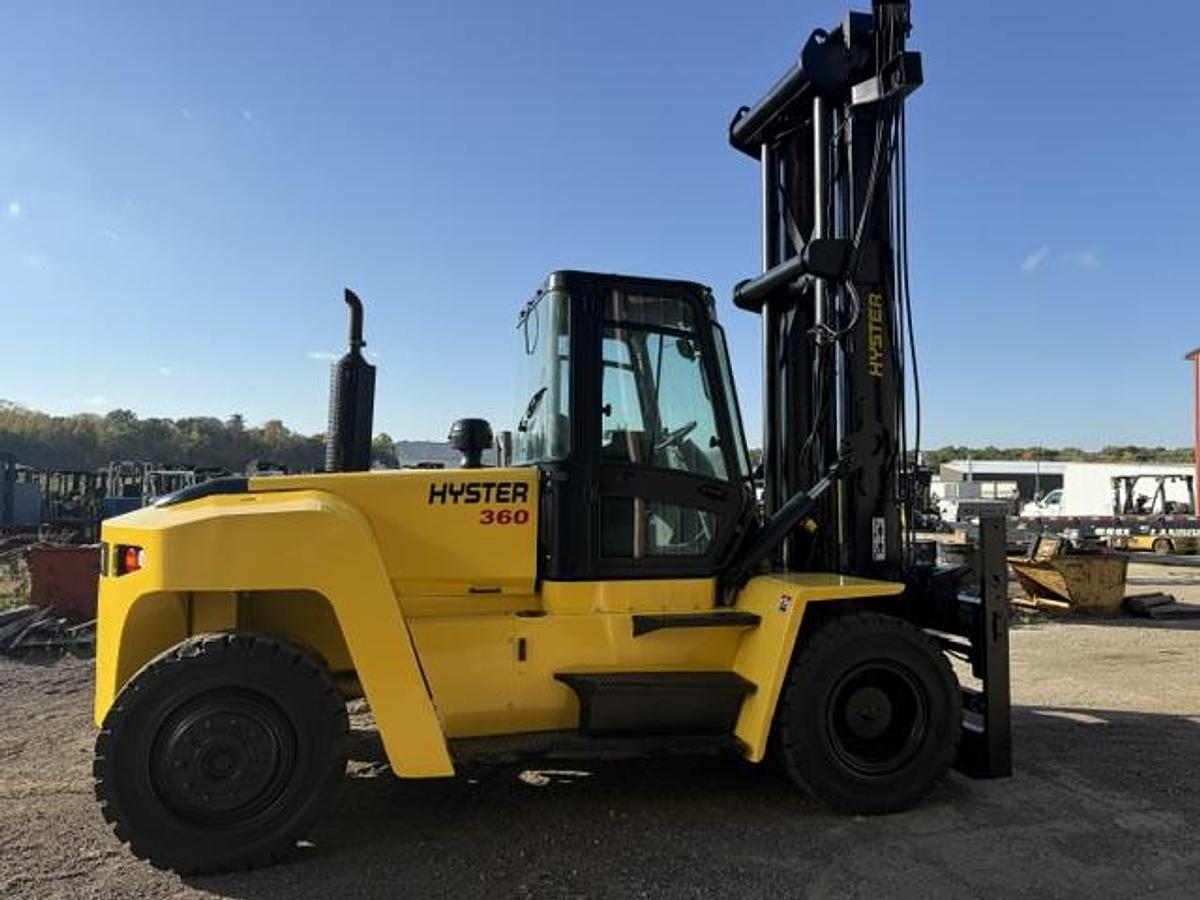 Used HYSTER 36,000LB FORKLIFT H360HD2