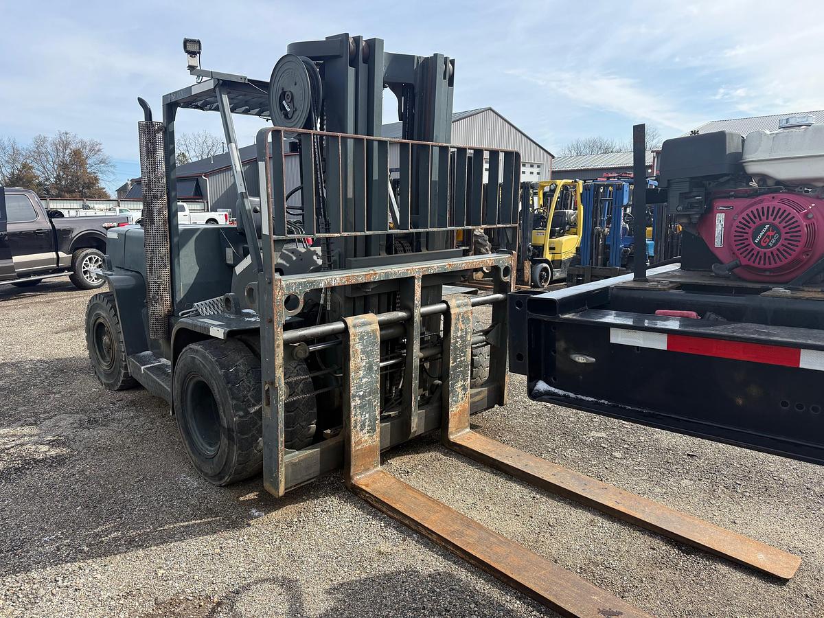 Used HYSTER FORKLIFT 15,500LB CAPACITY