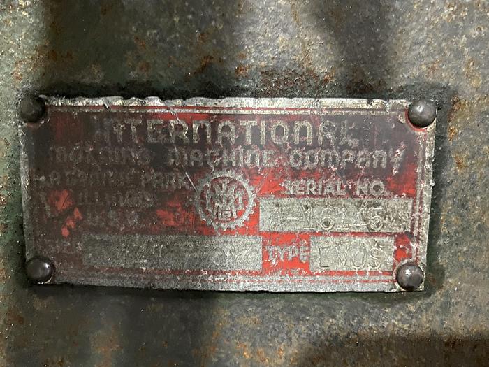 Used INTERNATIONAL  JOLT SQUEEZE MACHINE