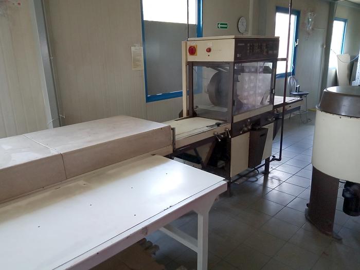 Used 400mm wide chocolate enrobing line