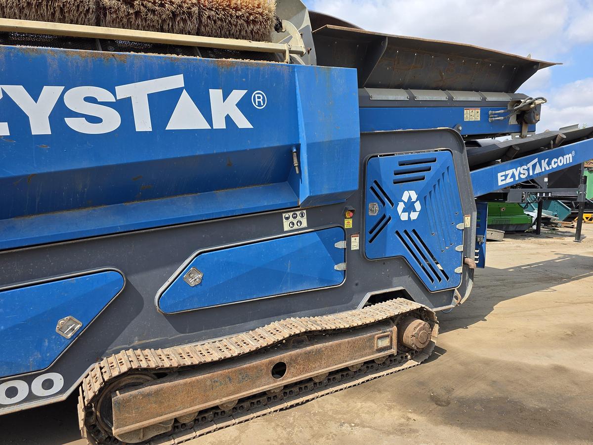 Used Ezystak T3000 Tracked Trommel
