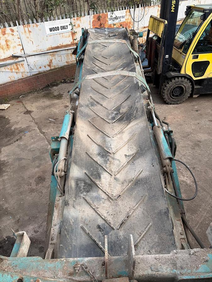 Used Powerscreen Warrior 1400 Tracked Screening Plant Year 2006 CAT Power 5300 Hrs