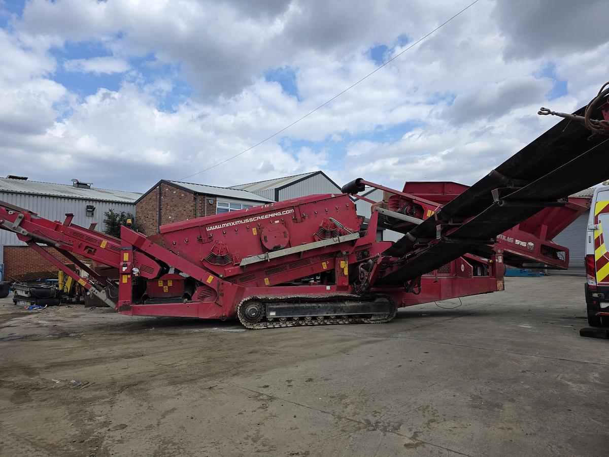 Used Maximus 516 Tracked Screening Plant
