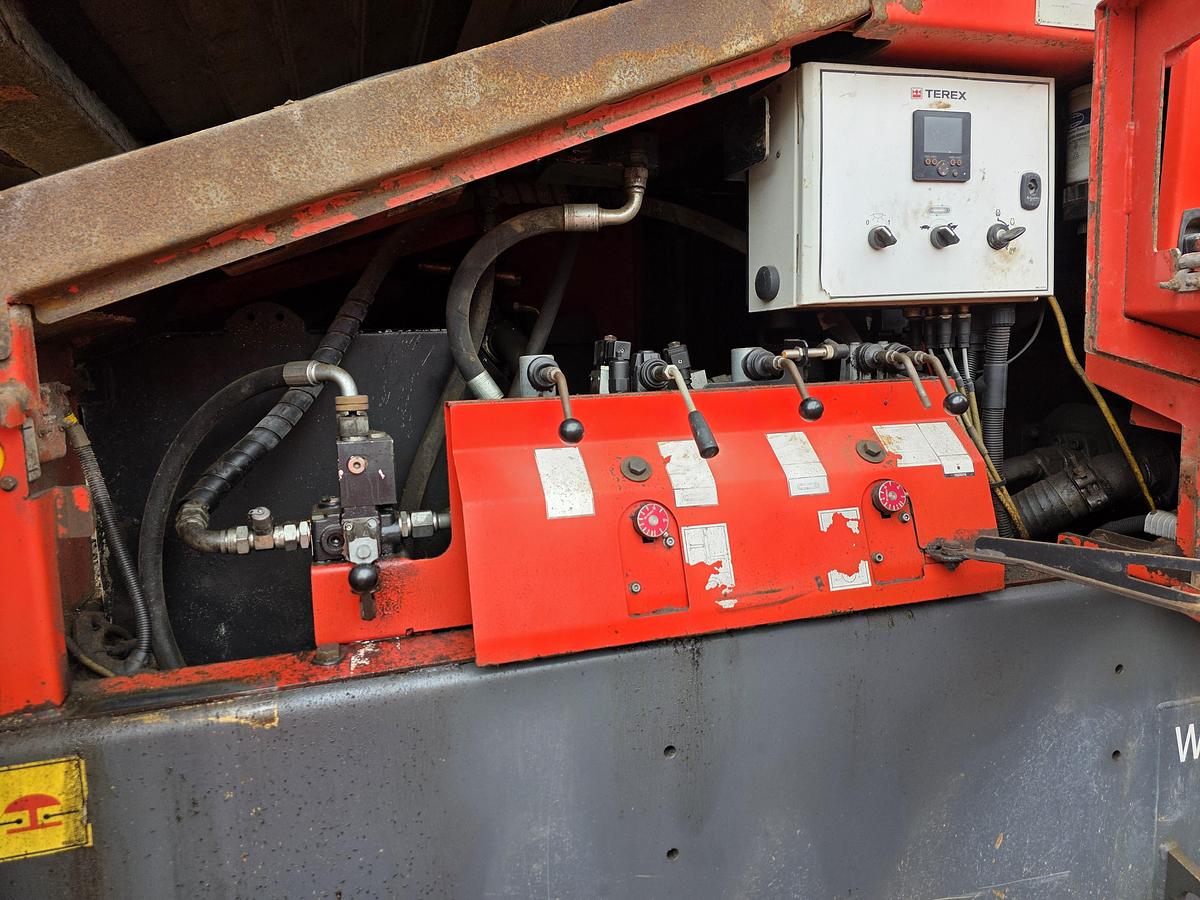 Used Finlay 883+ Tracked Screening Plant