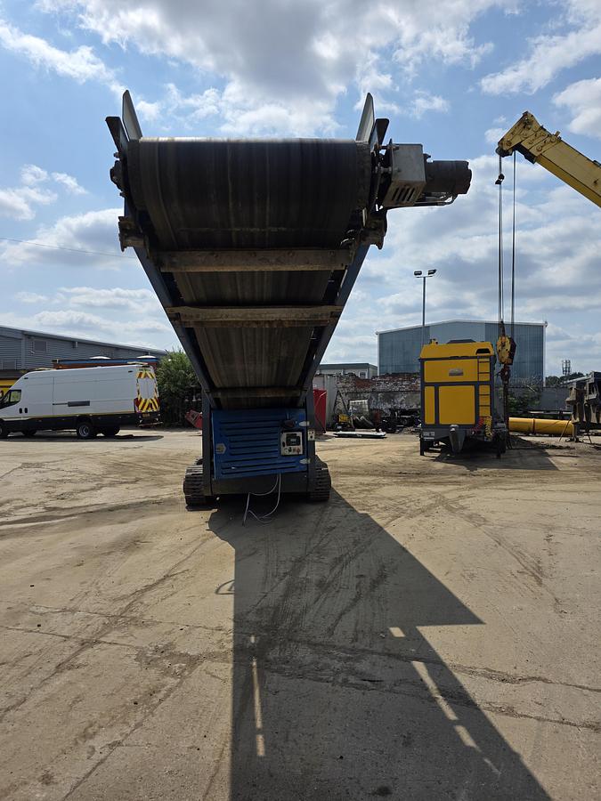 Used Ezystak T3000 Tracked Trommel