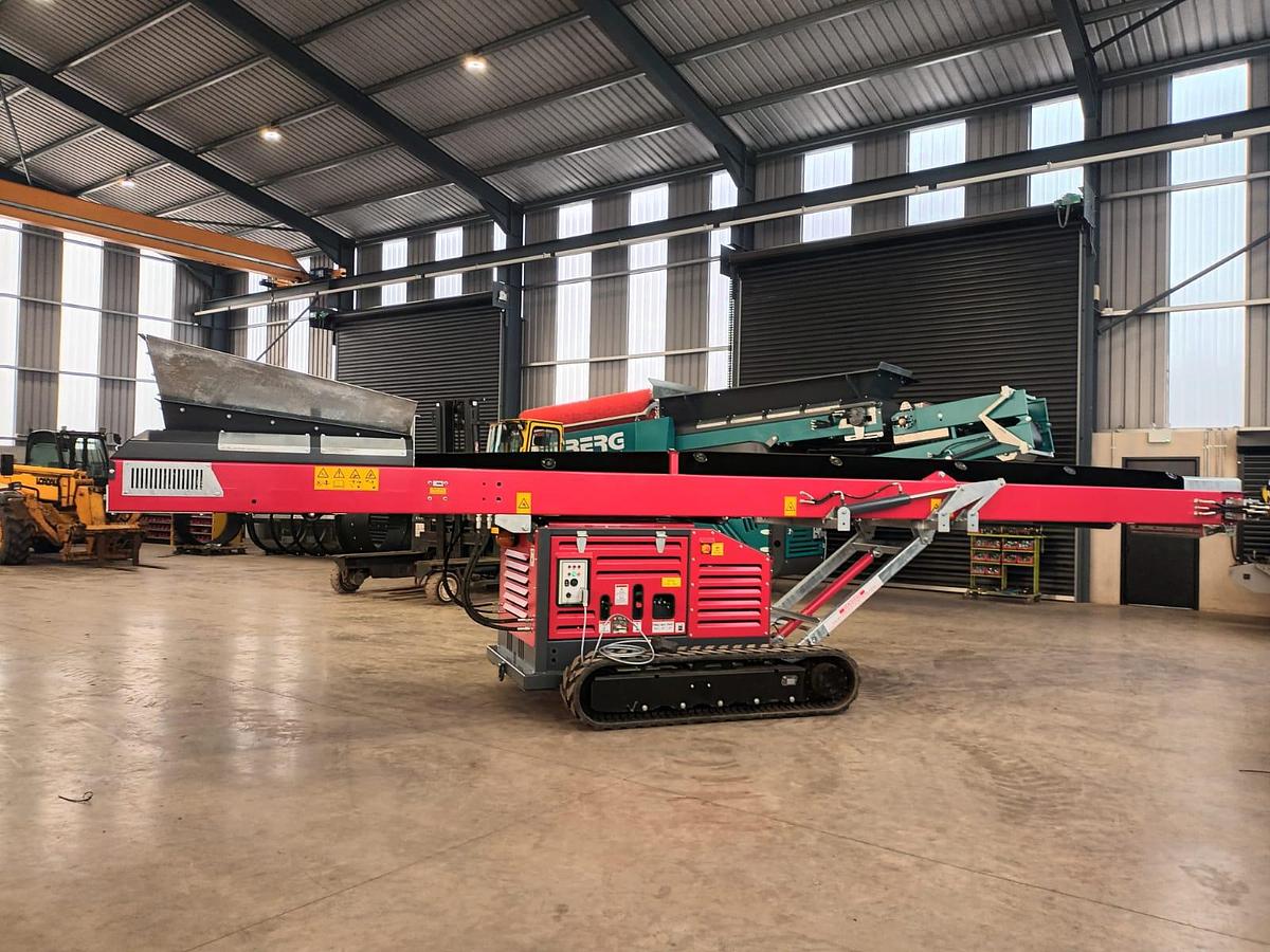 Used Metberg T3030 Tracked Stockpiling Conveyor