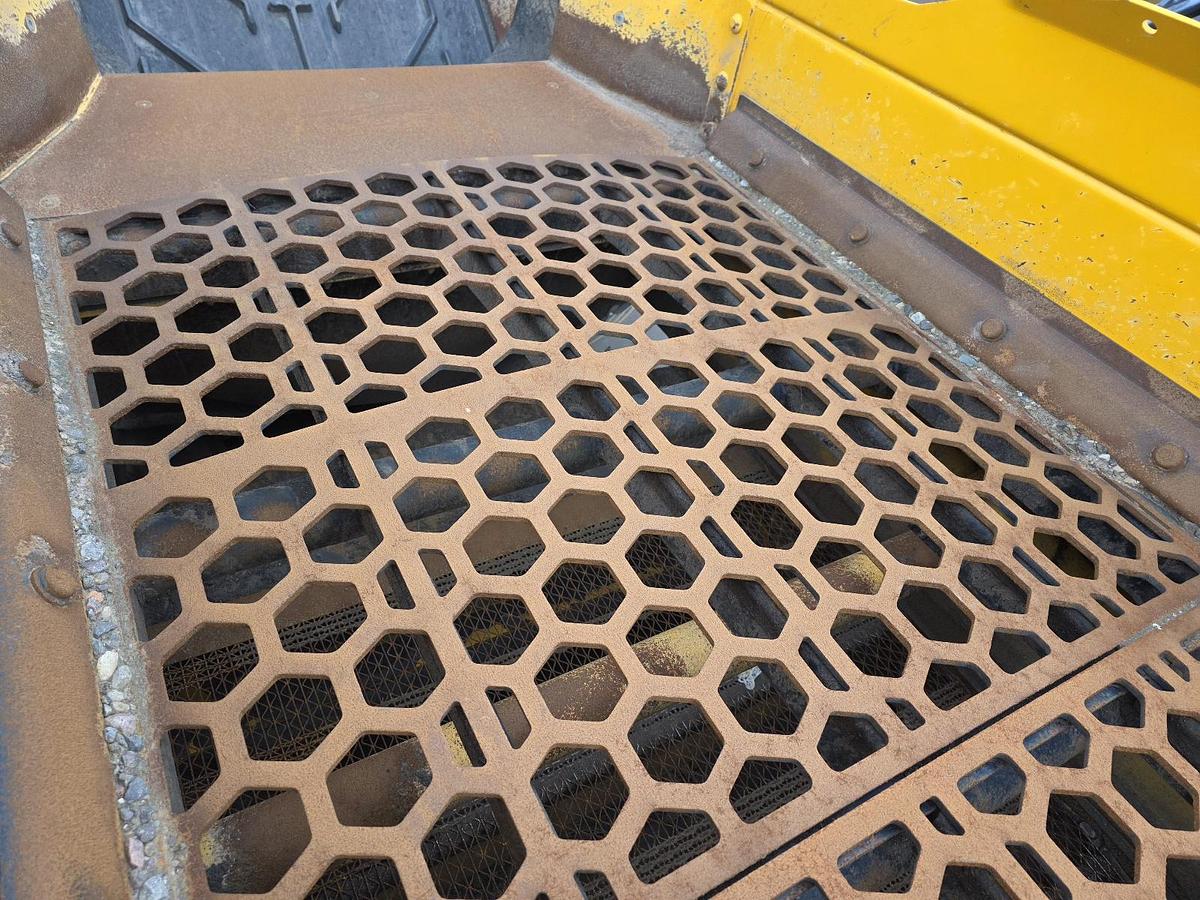 Used Tesab 1340 Tracked Screening Plant