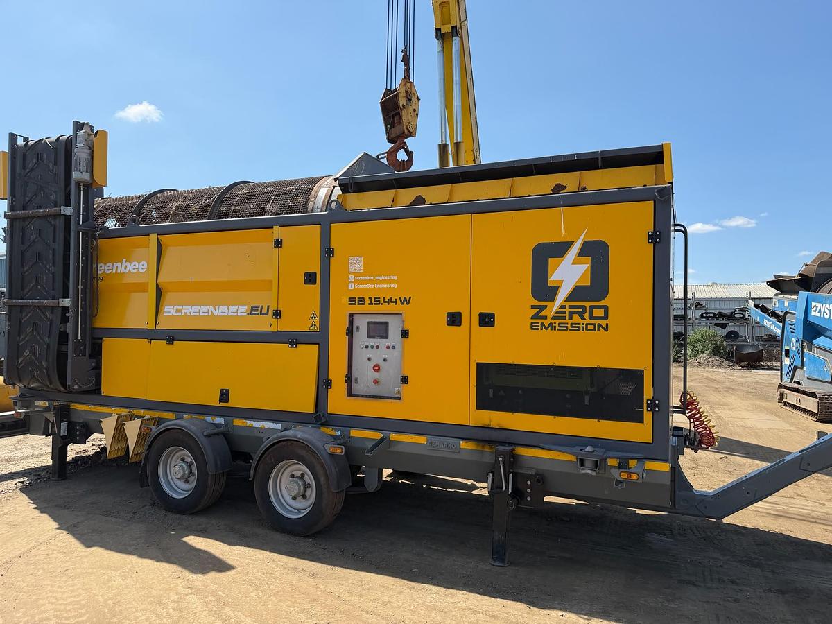 Used Screenbee 15.44 Wheeled Trommel