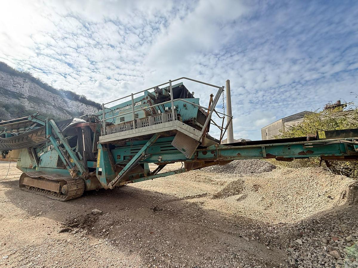 Used 2007 Powerscreen Chieftain 1400 Tracked Screening Plant