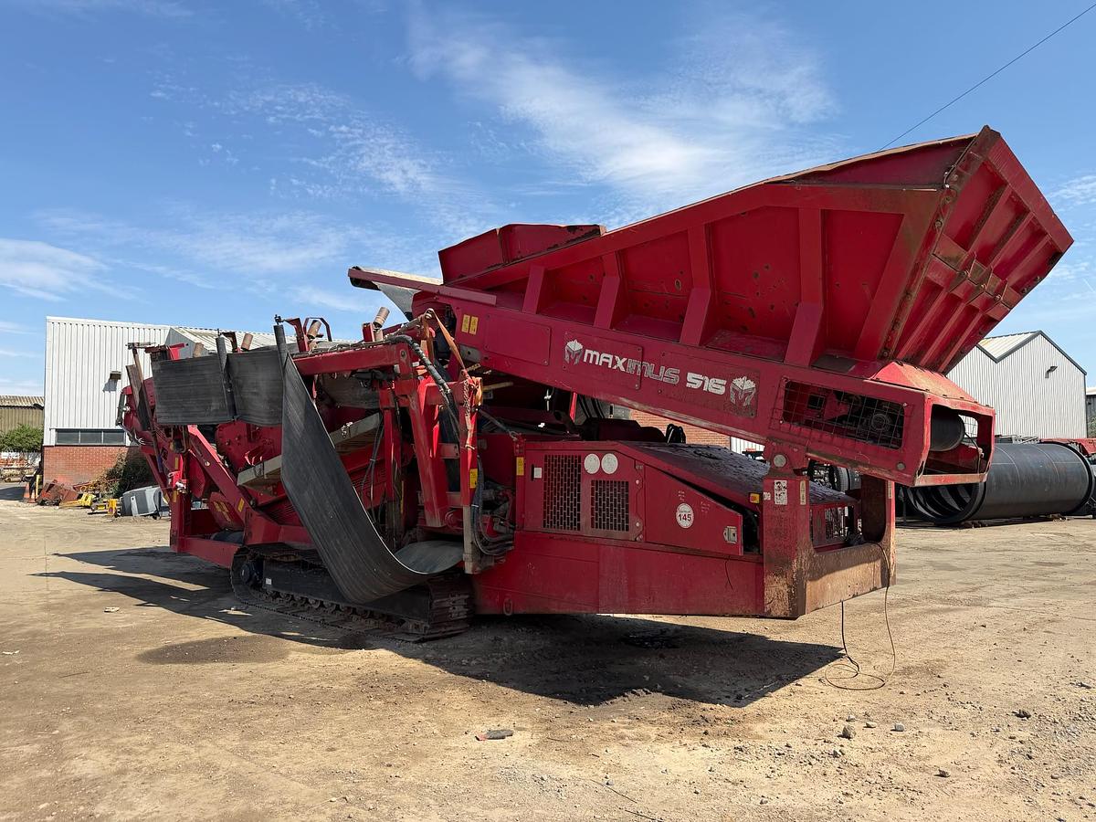 Used Maximus 516 Tracked Screening Plant
