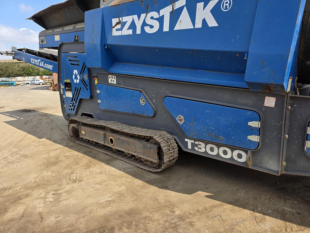 Used Ezystak T3000 Tracked Trommel