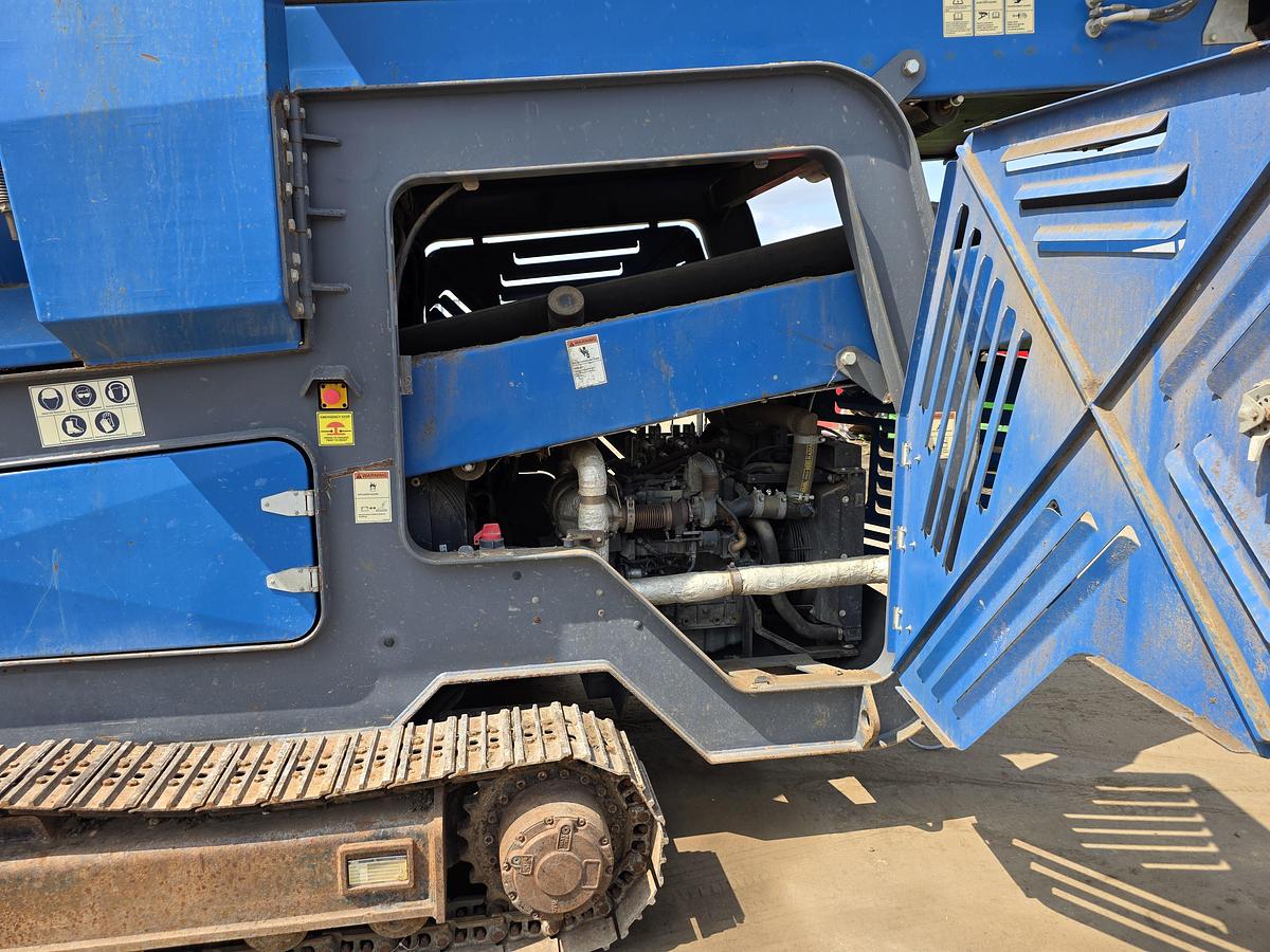 Used Ezystak T3000 Tracked Trommel