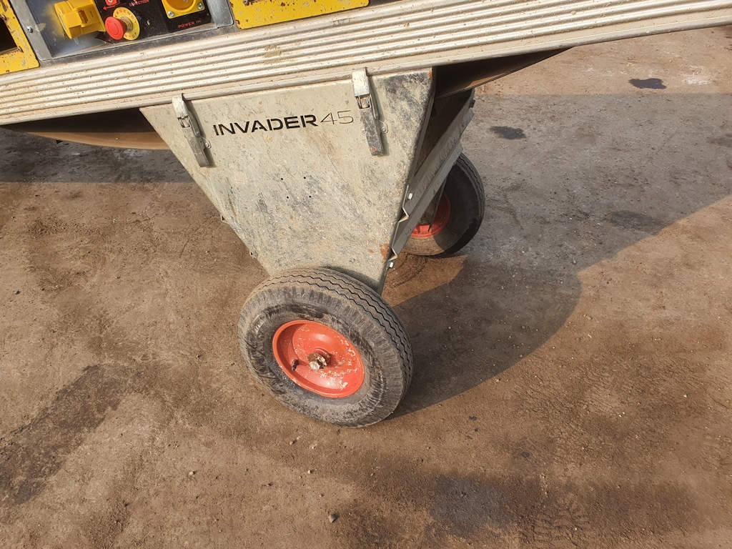 Used Coveya Invader 45 Wheeled Conveyor
