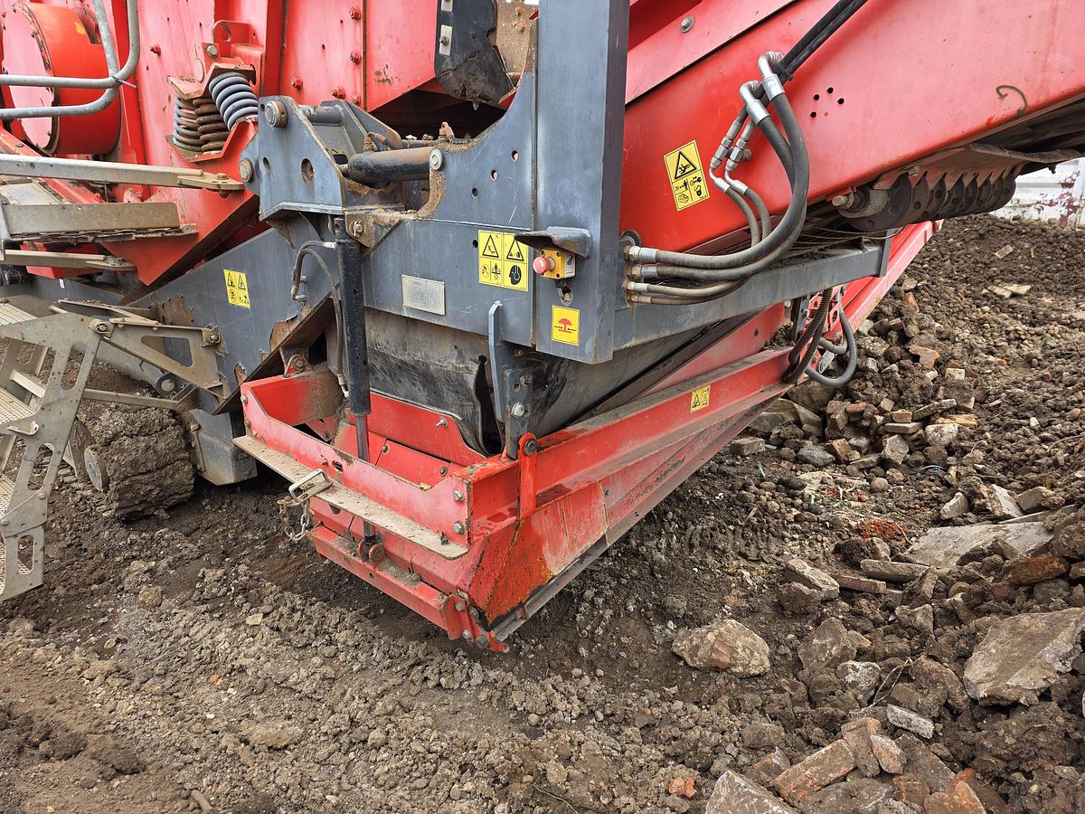 Used Finlay 883+ Tracked Screening Plant