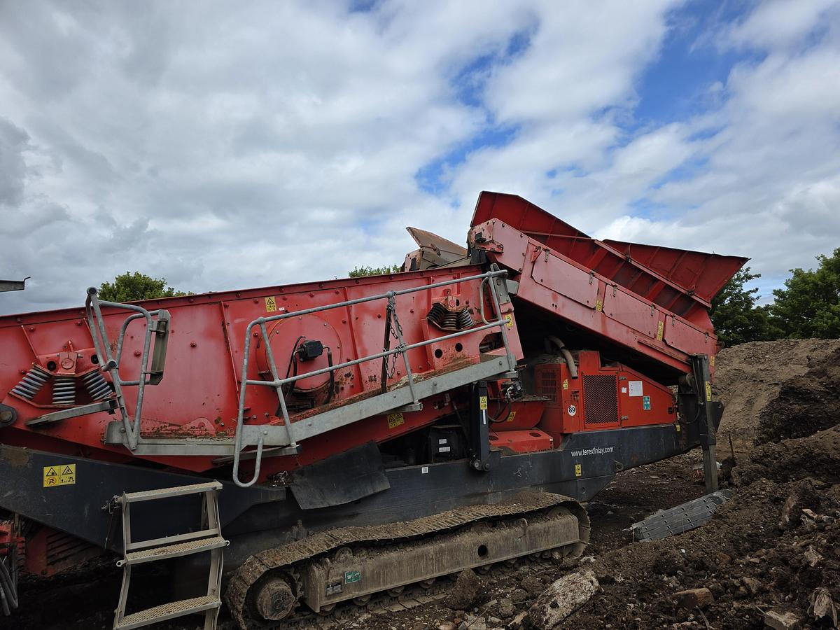 Used Finlay 883+ Tracked Screening Plant