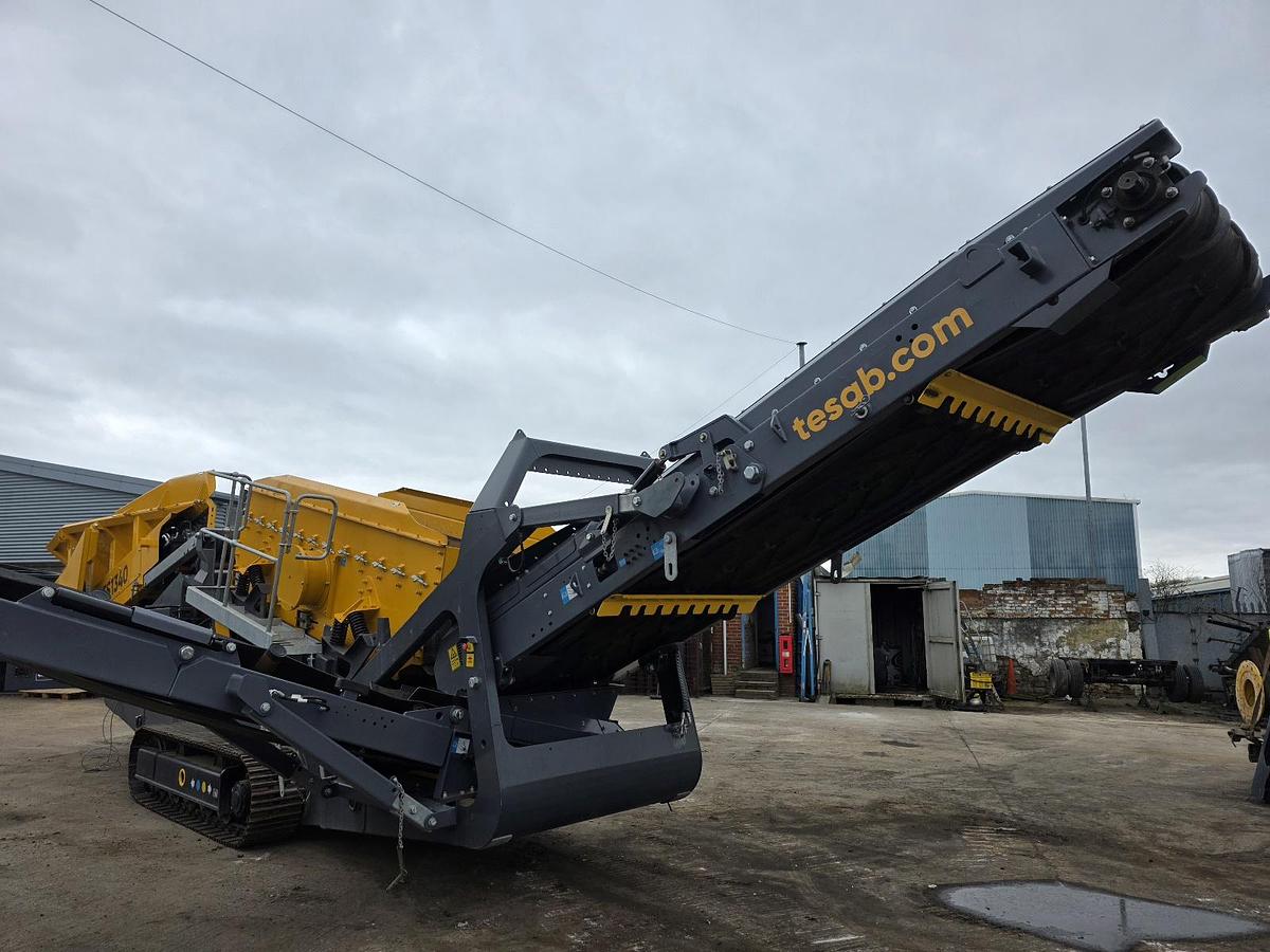 Used Tesab 1340 Tracked Screening Plant
