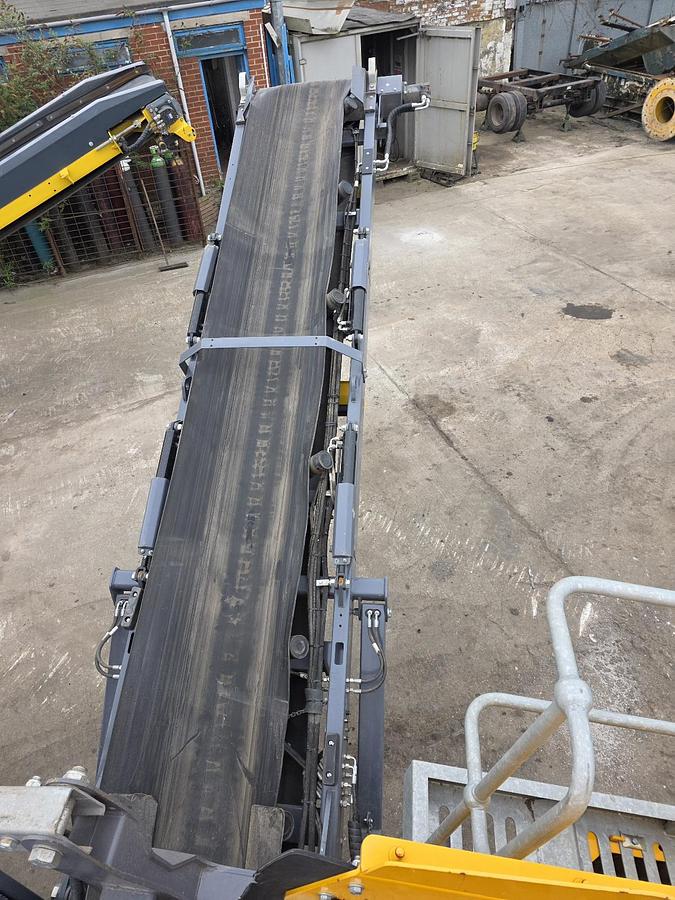 Used Tesab 1340 Tracked Screening Plant