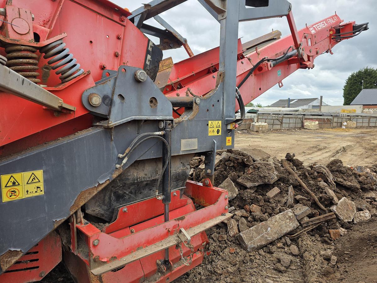 Used Finlay 883+ Tracked Screening Plant