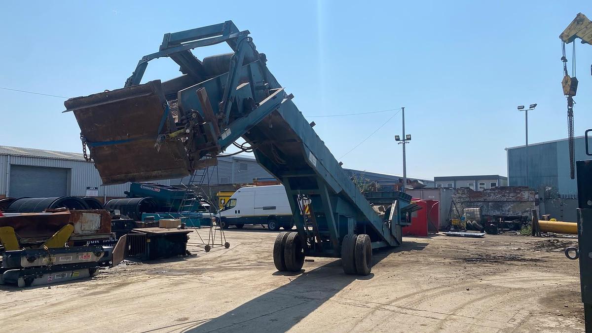 Used Powerscreen Commander 408 Mobile Screener