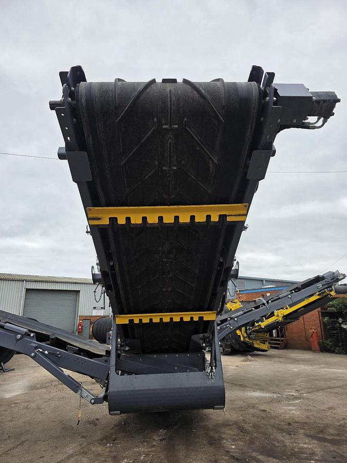 Used Tesab 1340 Tracked Screening Plant