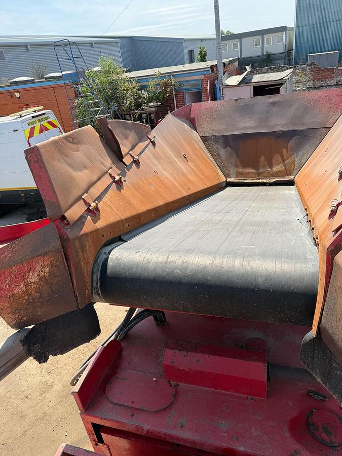Used Maximus 516 Tracked Screening Plant