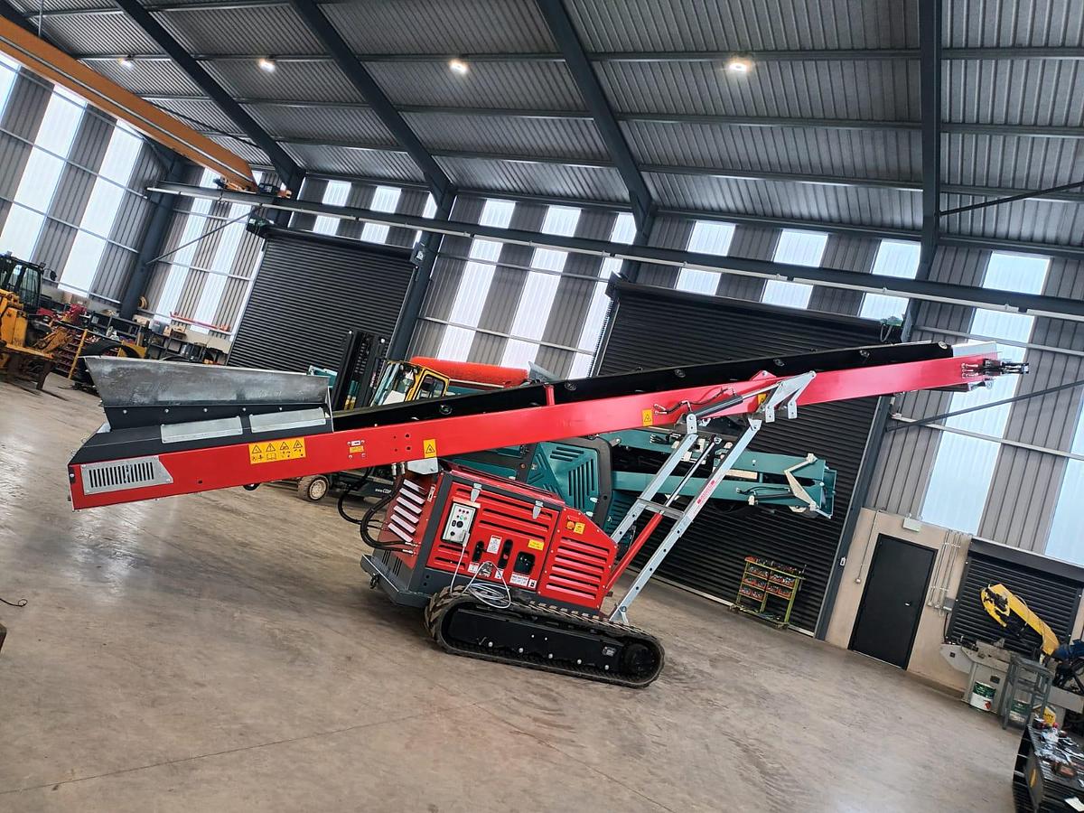 Used Metberg T3030 Tracked Stockpiling Conveyor