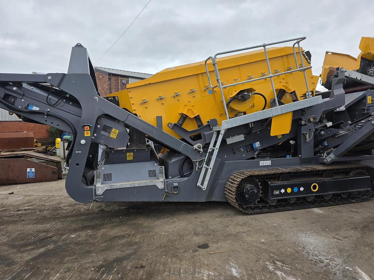 Used Tesab 1340 Tracked Screening Plant